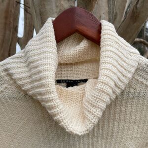 NWT Theyskens' Theory Ivory Knit Turtleneck Wool Sweater Boho Cottagecore Preppy